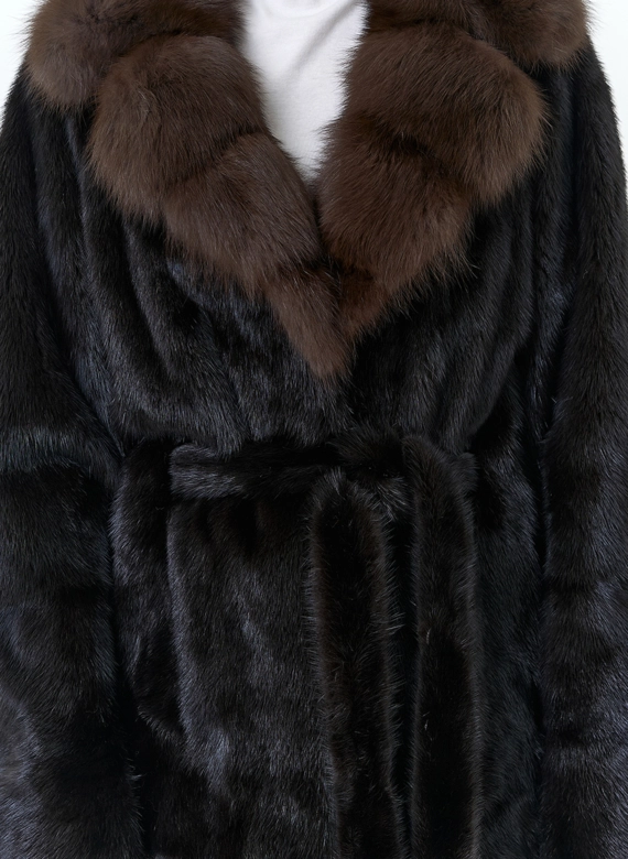 Шуба из меха норки с воротником из меха куницы