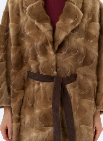 Шуба из меха норки с английским воротником