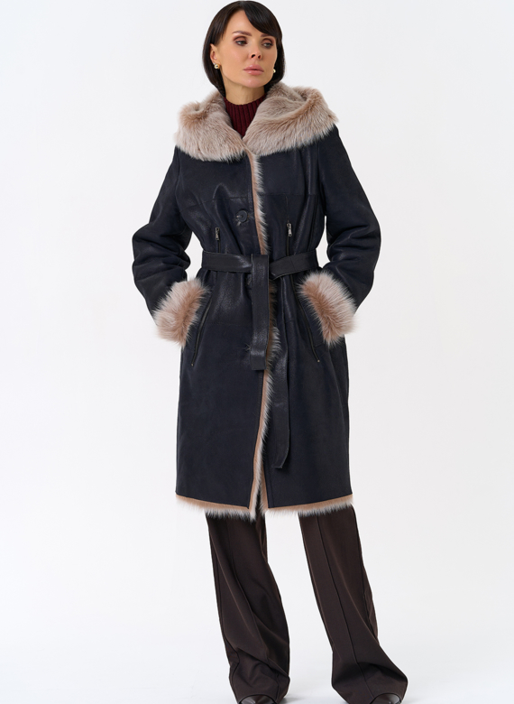 Женская натуральная дубленка с капюшоном