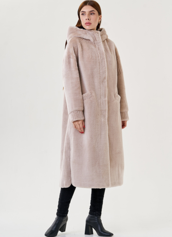 Длинное пальто из эко меха