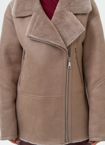 Женская дубленка из эко замши прямого кроя