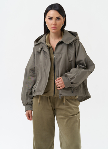 Короткая женская ветровка с капюшоном