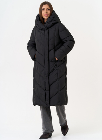 Женский пуховик черного цвета с поясом