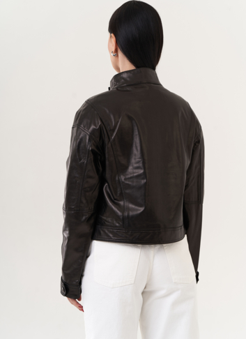 Куртка из натуральной кожи черного цвета