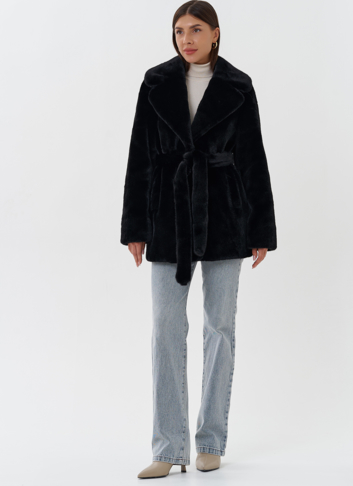 Куртка из эко меха с капюшоном