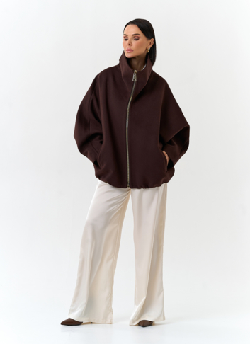 Женское укороченное пальто с высоким воротником