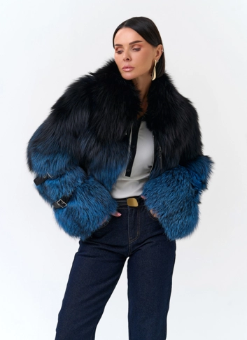 Шуба из меха чернобурой лисы с декоративными ремешками