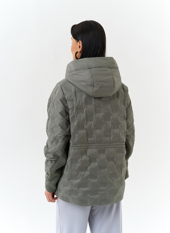 Женская куртка с капюшоном 