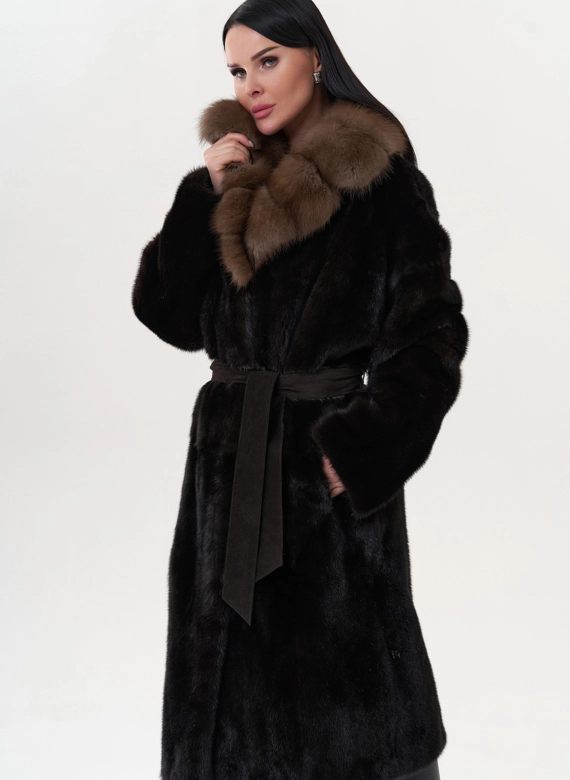 Шуба из норки с воротником из куницы