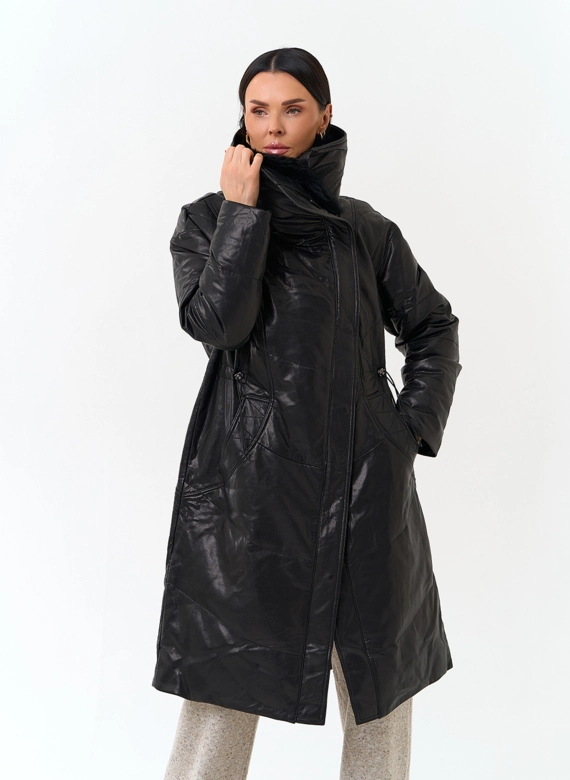 Женский кожаный пуховик с отделкой из меха лисы фото