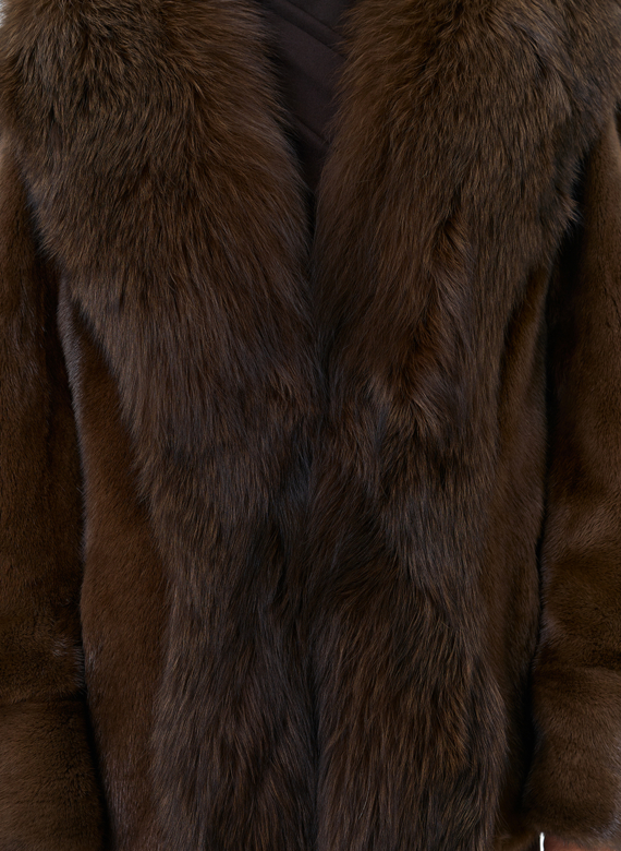 Шуба из норки с отделкой из меха чернобурки