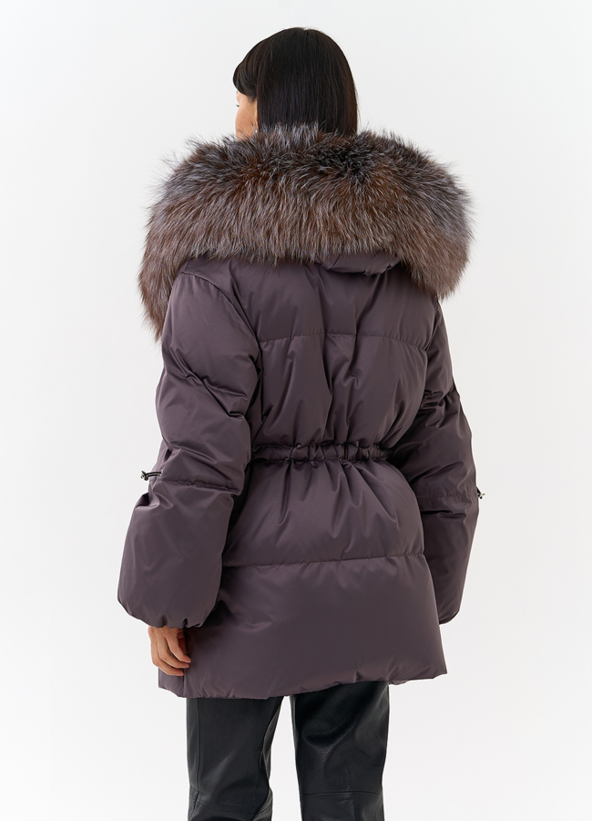 фото Женский пуховик с капюшоном из меха блюфрост модель № 32000