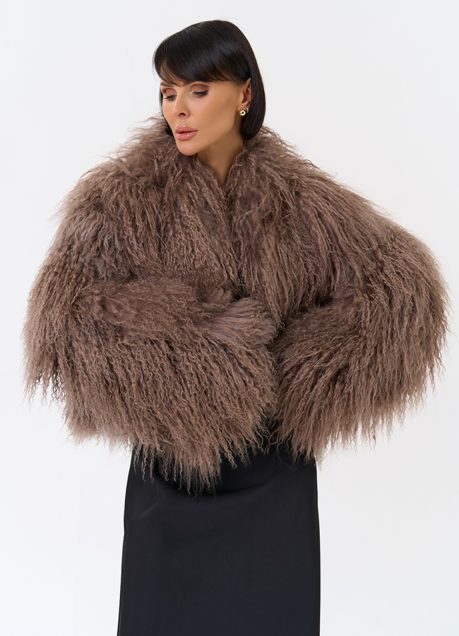 Короткая шуба из ламы модель № 31781 универмаг малина