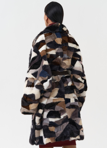 Шуба из меха норки с английским воротником