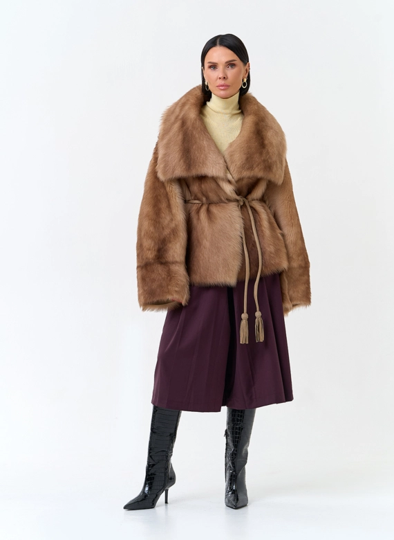 Женская двухсторонняя дубленка из натурального меха фото