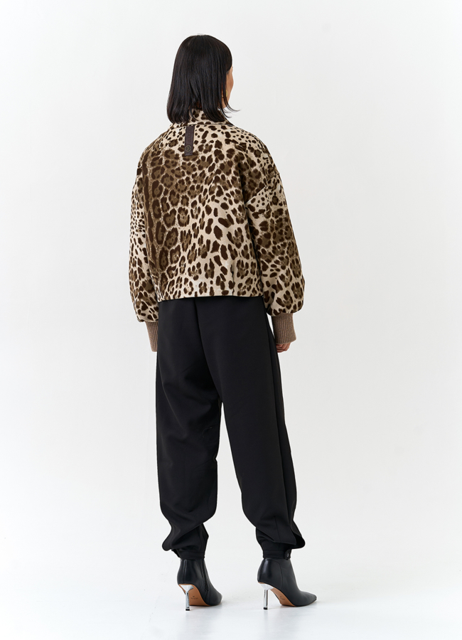 Женское укороченное пальто с анималистическим принтом модель № 32556 в рассрочку