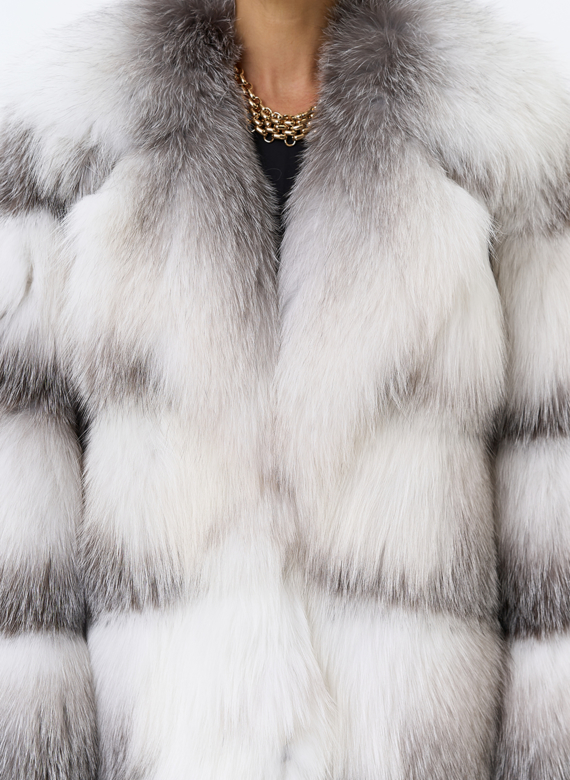 Шуба из белой лисы